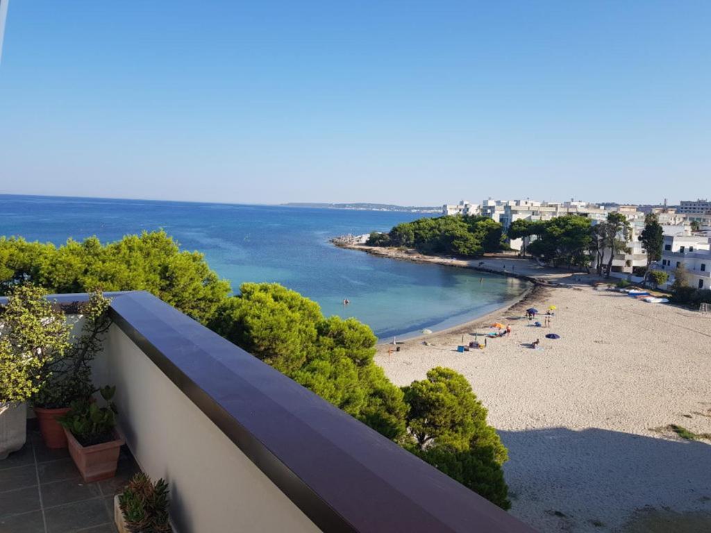 Suite Con Terrazzo Sul Mare E Discesa In Spiaggia A Gallipoli Exterior photo