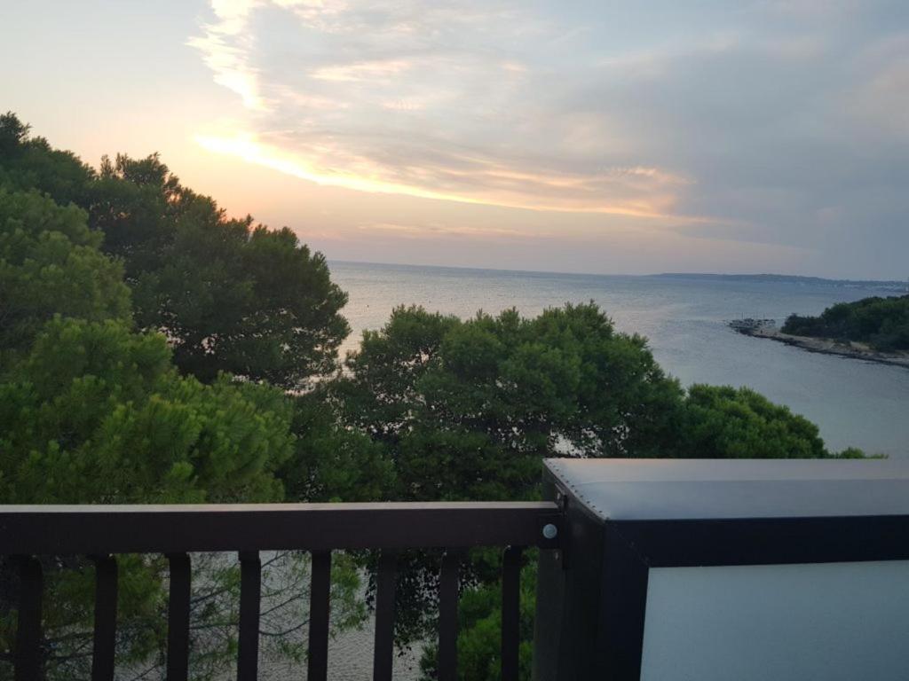 Suite Con Terrazzo Sul Mare E Discesa In Spiaggia A Gallipoli Exterior photo