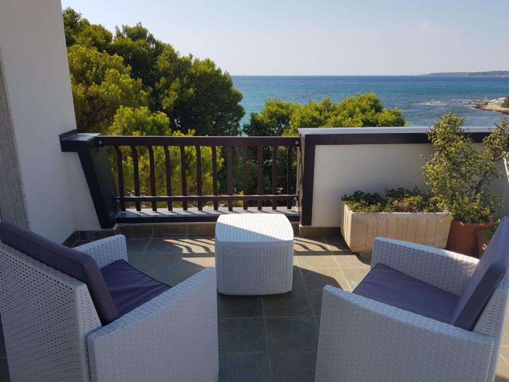 Suite Con Terrazzo Sul Mare E Discesa In Spiaggia A Gallipoli Exterior photo
