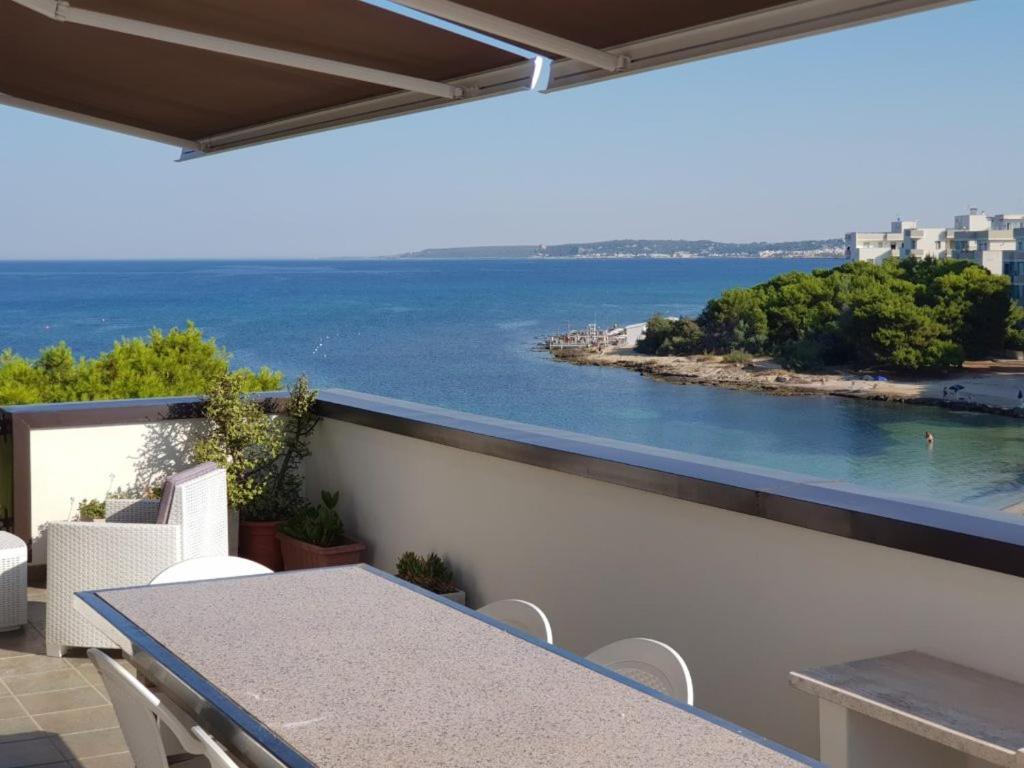 Suite Con Terrazzo Sul Mare E Discesa In Spiaggia A Gallipoli Exterior photo